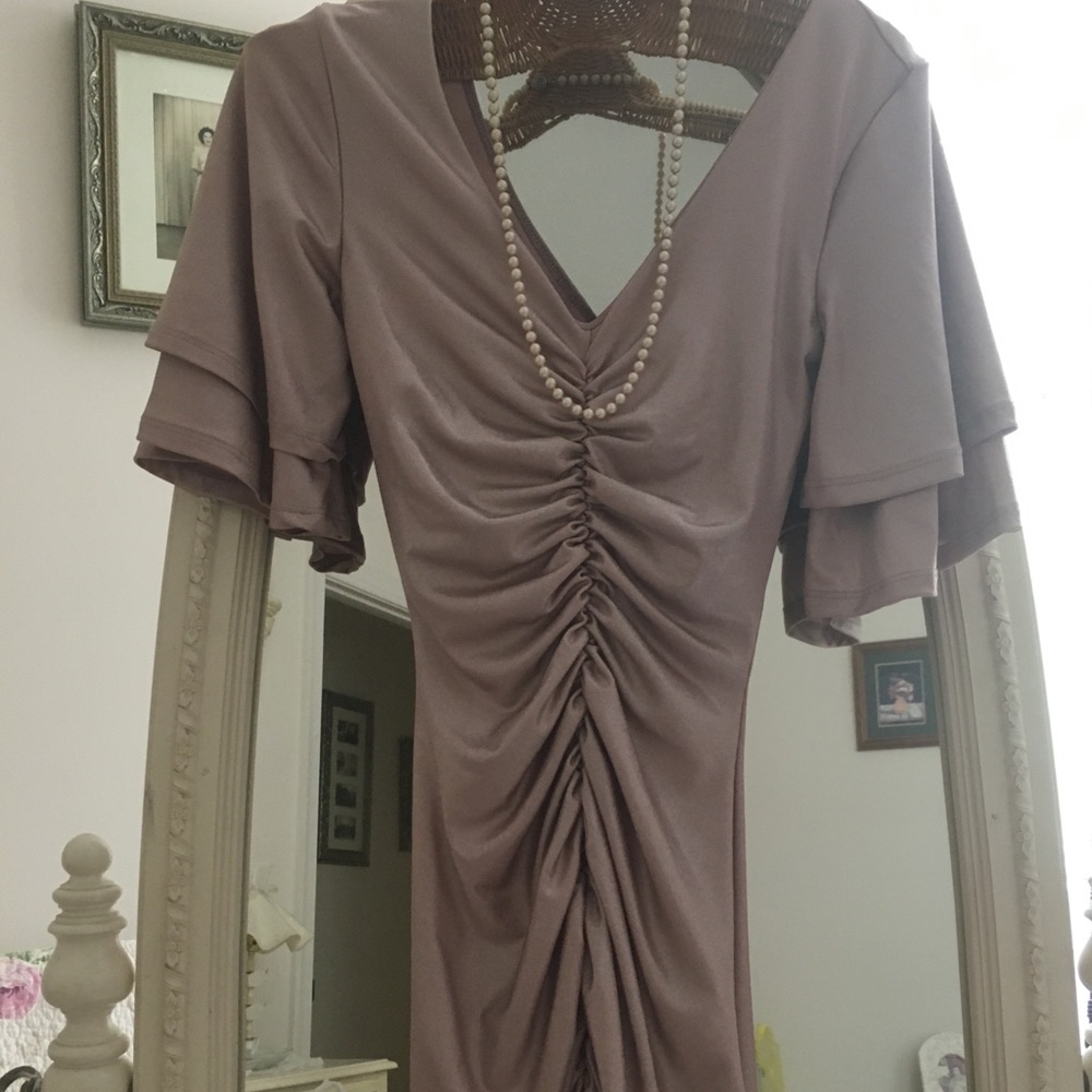 👗Make your entrance in this Gibiu evening dress!